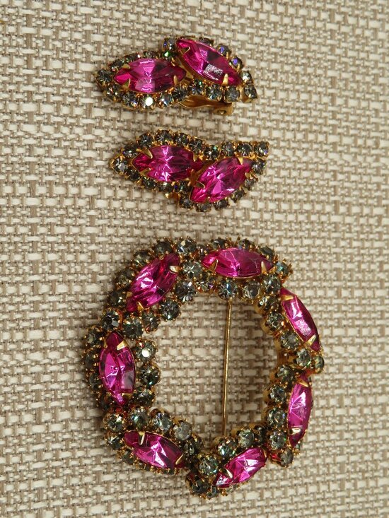 Jewelry - Vintage Pink and Gray Rhinestone Gold Tone Brooch and Clip-On Earrings Set